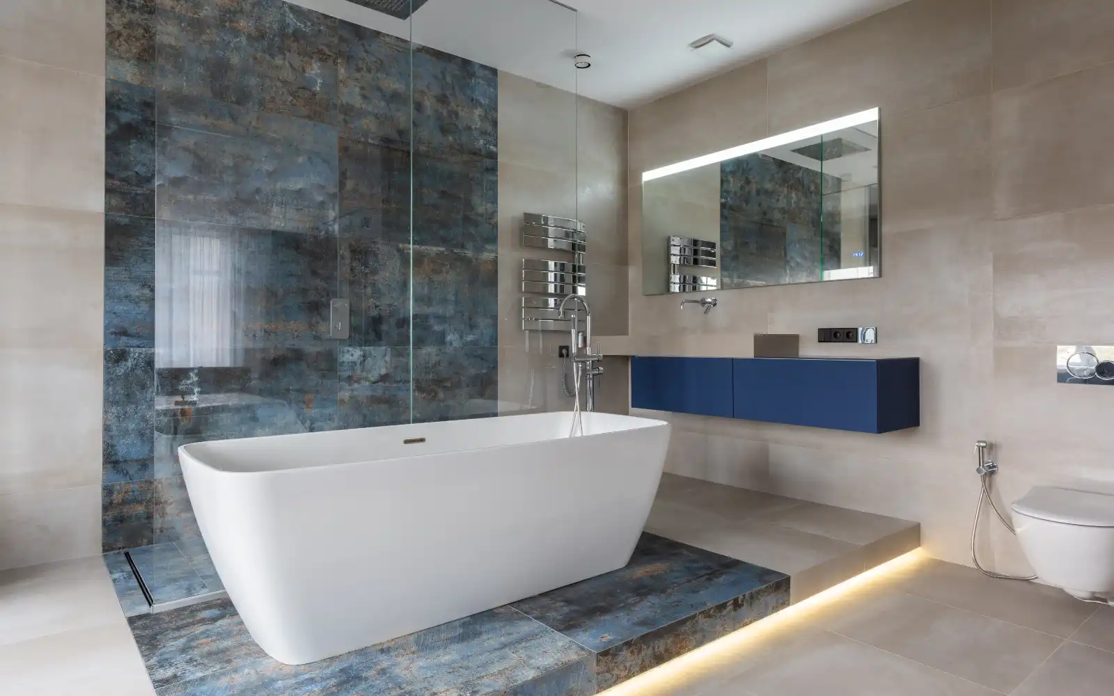 Stunning-rolltop-bath-in-chic-bathroom-installed-by-portsmouth-bathroom-fitters-prowess-developments